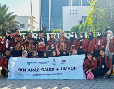 UMY Lepas 25 Mahasiswa KKN di Arab Saudi, Dapat Bonus Umrah Dua Kali