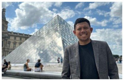 Kisah Inspiratif, Anak Tukang Parkir Selesaikan Gelar Doktornya di Luar Negeri