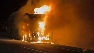 Bus Jemaah Umrah Terbakar, 24 Orang WNI Semua Selamat