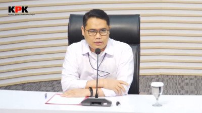 KPK Tetapkan Direktur Maktour dan Ketum Kesthuri Tersangka Korupsi Kuota Haji